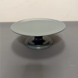 Elegant Gray Cake Stand